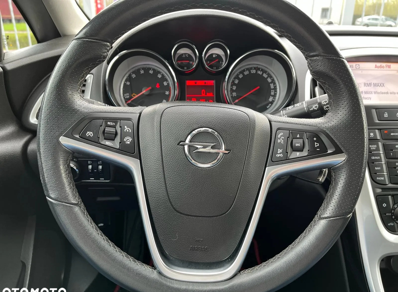 Opel Astra cena 37900 przebieg: 210000, rok produkcji 2013 z Dobre Miasto małe 154